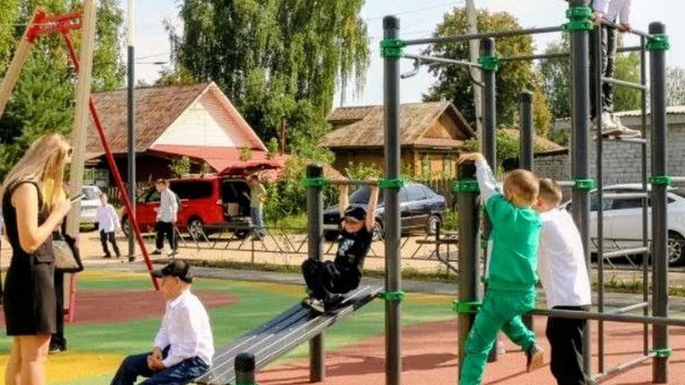 В городе Бор открыли обновленный сквер