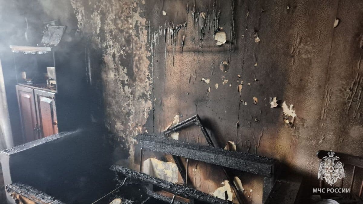 Тело женщины нашли на месте пожара в 6-м микрорайоне Нижнего Новгорода