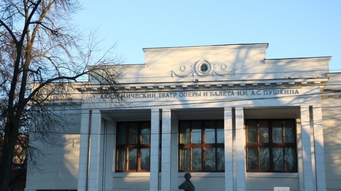 Зарплату задержали работникам театра оперы и балета в Нижнем Новгороде