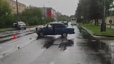 Два водителя пострадали при столкновении легковушек в Сарове