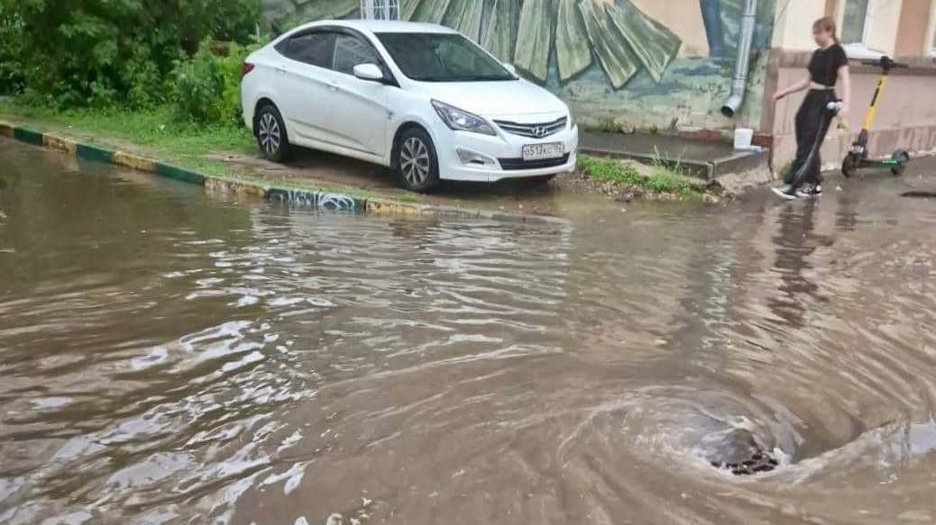 Появились фото с последствиями сильной грозы в Нижнем Новгороде