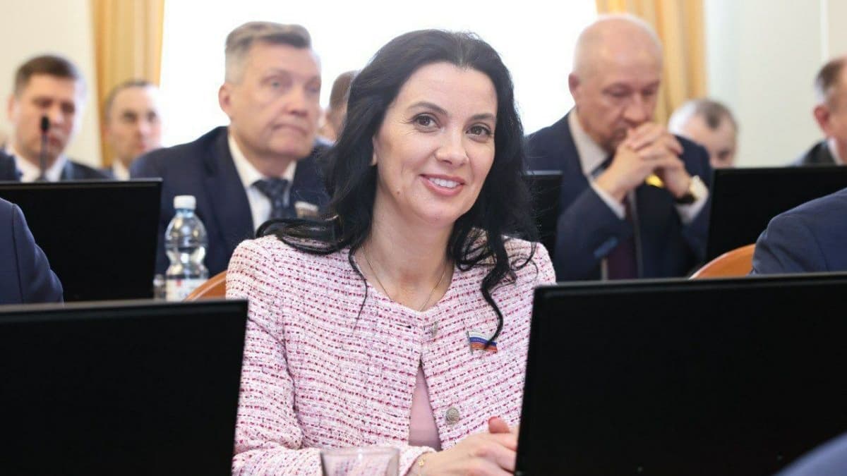 Депутат Гриневич помогла нижегородке избавиться от «чудодейственной» накидки