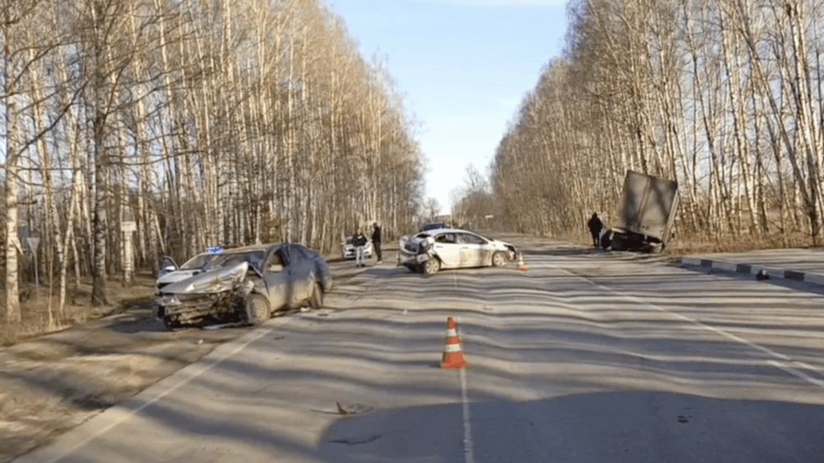 Шесть человек пострадали в жестком ДТП в Борском округе