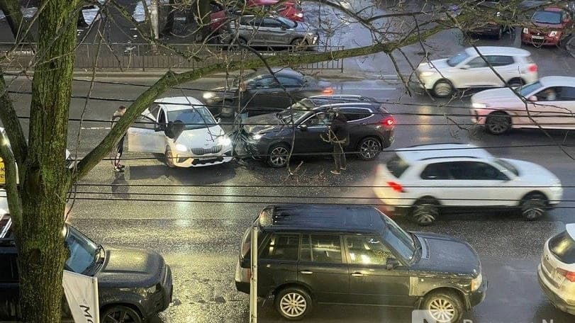 ДТП спровоцировало пробки на Окском съезде в Нижнем Новгороде