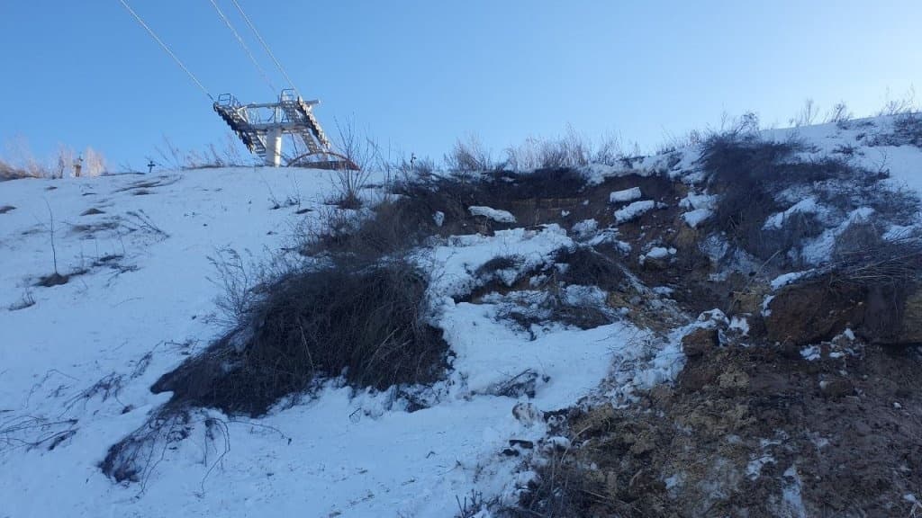 Оползень сошел возле станции канатной дороги в Нижнем Новгороде