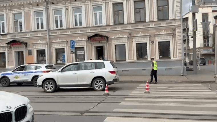 Иномарка сбила пешеходов в центре Нижнего Новгорода