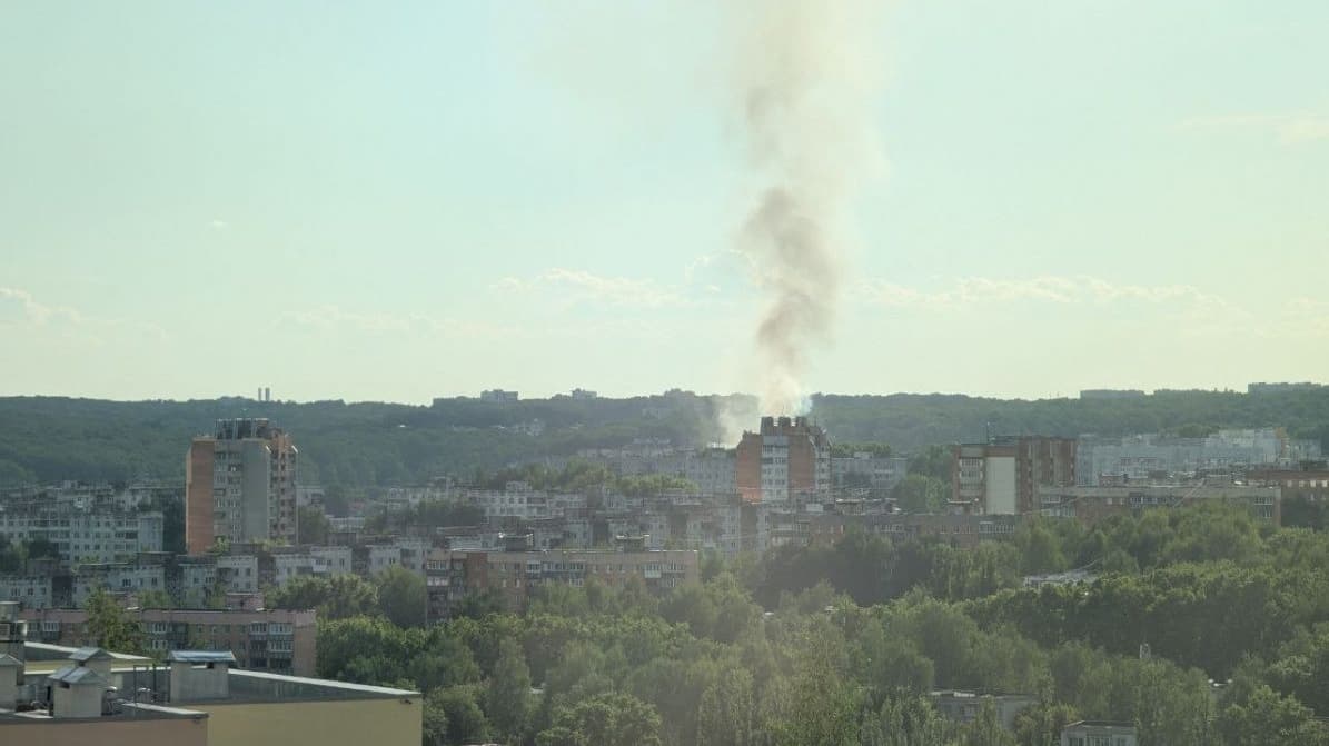 Столб дыма от пожара в гараже напугал нижегородцев