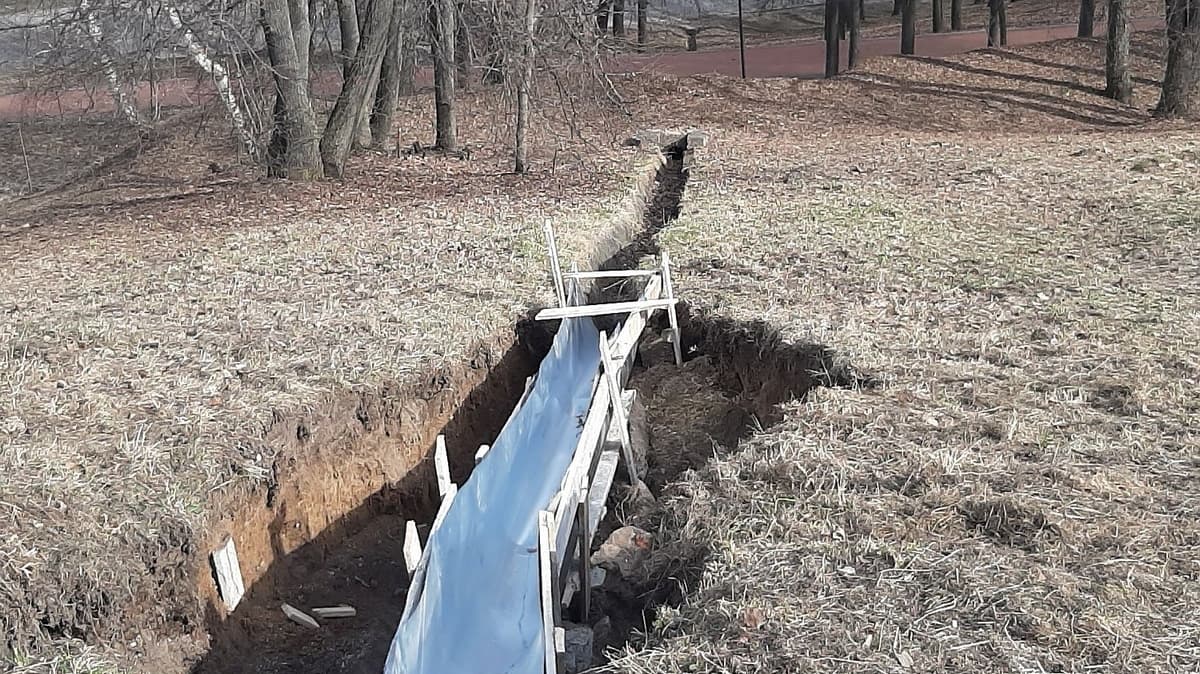 Ликвидация провала началась на склоне нижегородского Александровского сада