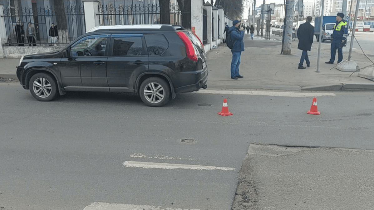 Иномарка сбила молодого человека на пешеходном переходе в Нижнем Новгороде