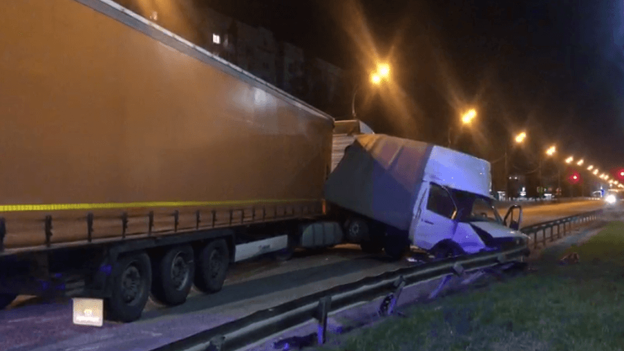 Два человека получили травмы в ДТП с «КамАЗом» и «ГАЗелью» в Кстове