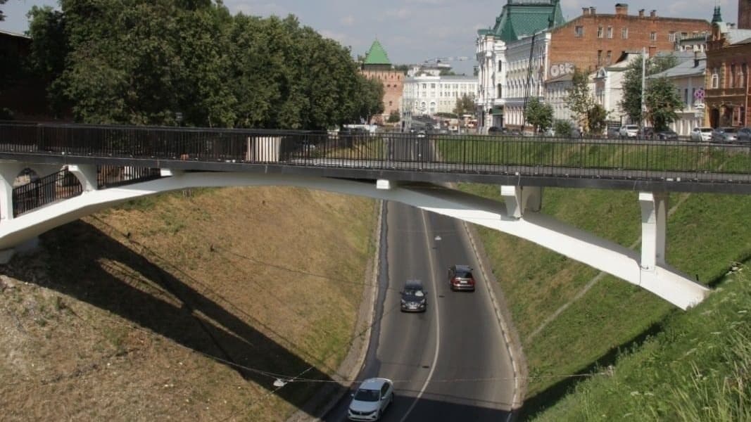Мэрия расторгла контракт на ремонт моста через Зеленский съезд