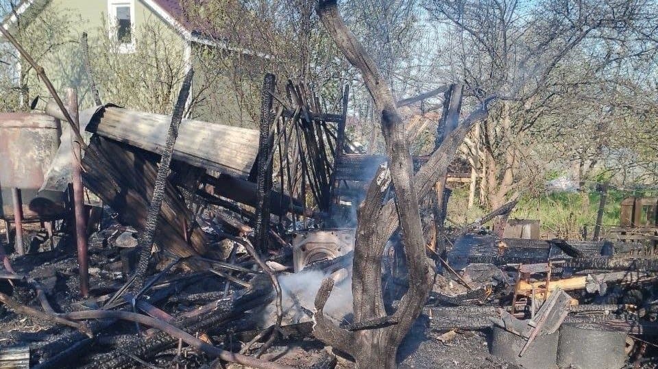 Три постройки сгорели ночью в Кстовском районе Нижнего Новгорода