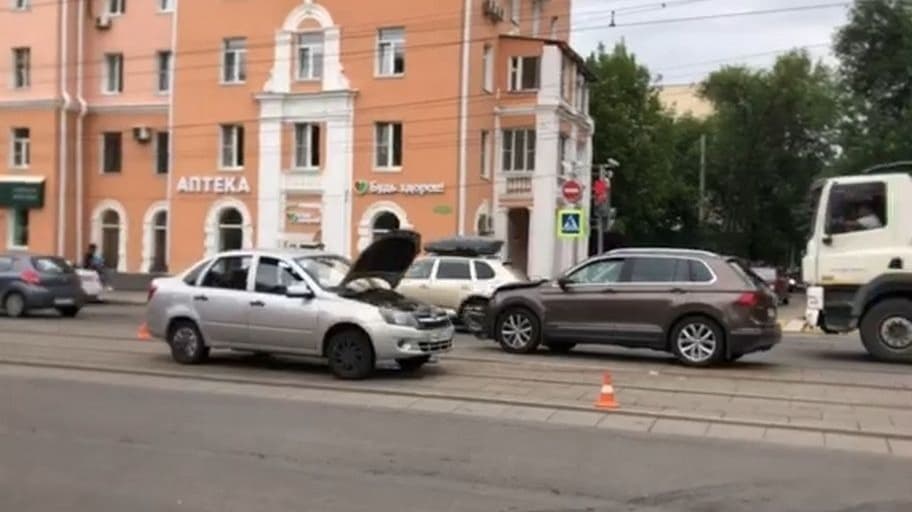Две девушки получили травмы из-за водителя «Лады» в Нижнем Новгороде