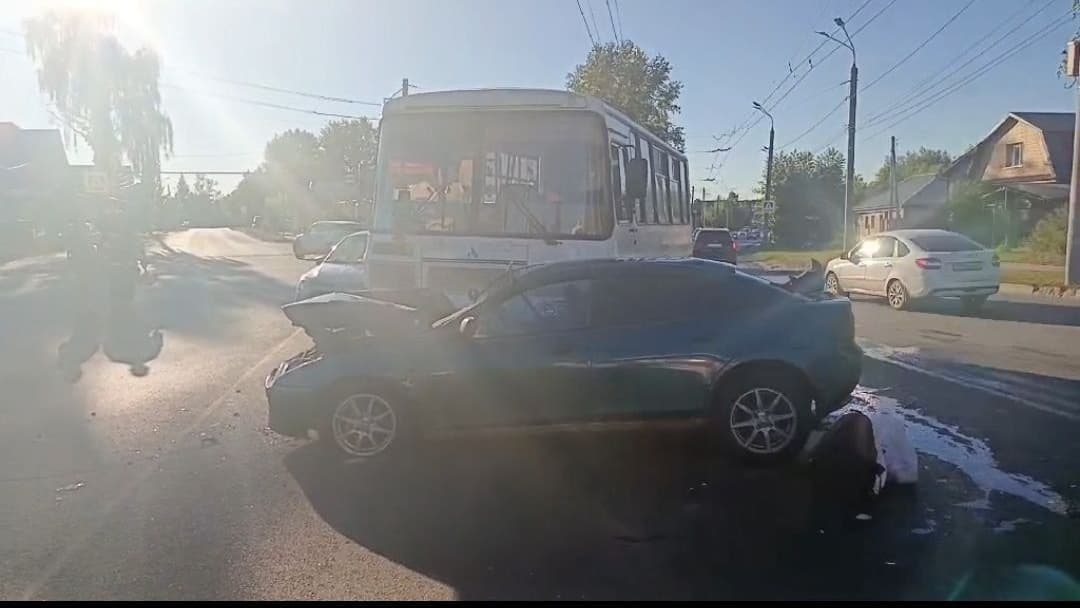 Два ребенка пострадали в ДТП с автобусом в Нижнем Новгороде
