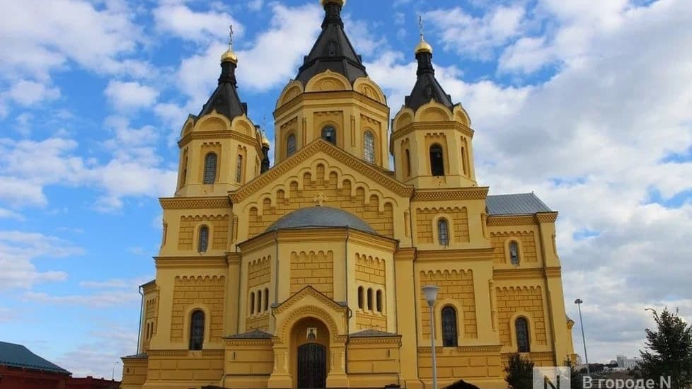 Плата за вход введена для туристов в соборе Александра Невского
