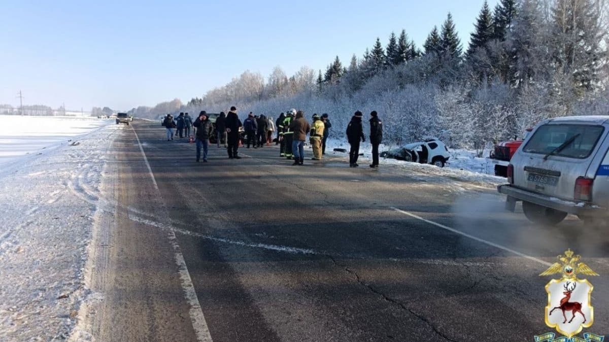 Три человека погибли в лобовом ДТП в Нижегородской области