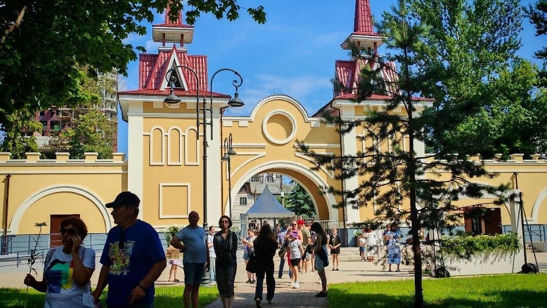 Фоторепортаж: как выглядит парк 1 Мая после второго этапа благоустройства