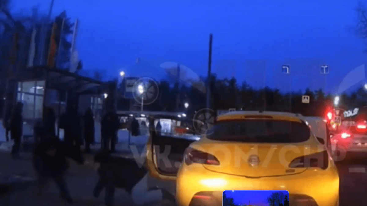 Автомобилисты подрались на дороге в Нижнем Новгороде