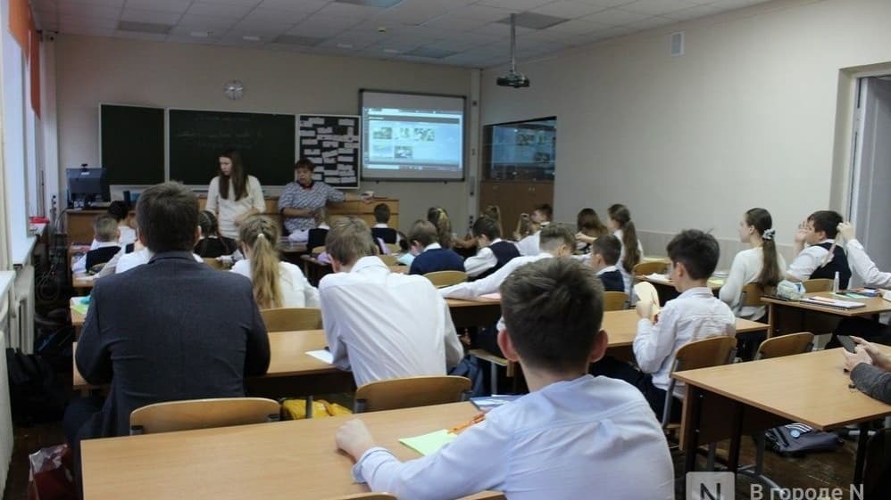 Около 500 учителей не хватает в школах Нижегородской области