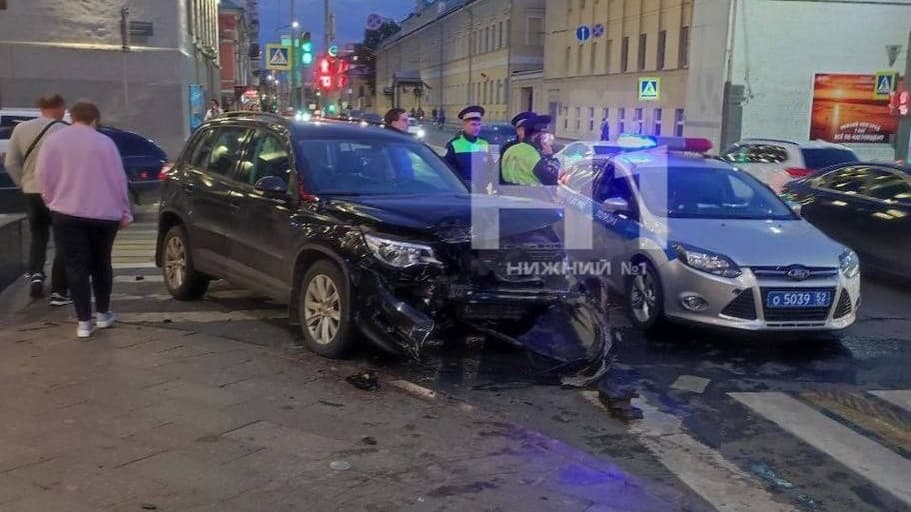 Два человека пострадали при столкновении легковушек в центре Нижнего Новгорода