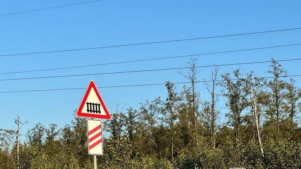 Движение на ж/д переезде у Петряевки ограничат в конце апреля