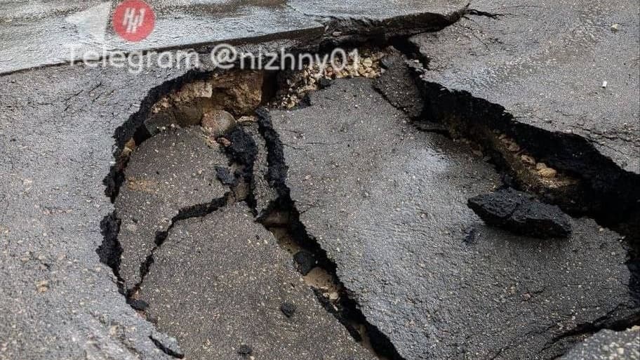 Огромный провал у Нижегородского острога ликвидируют к 12 августа