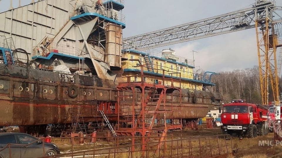 Судно «Инженер Крохин» загорелось в Нижегородской области