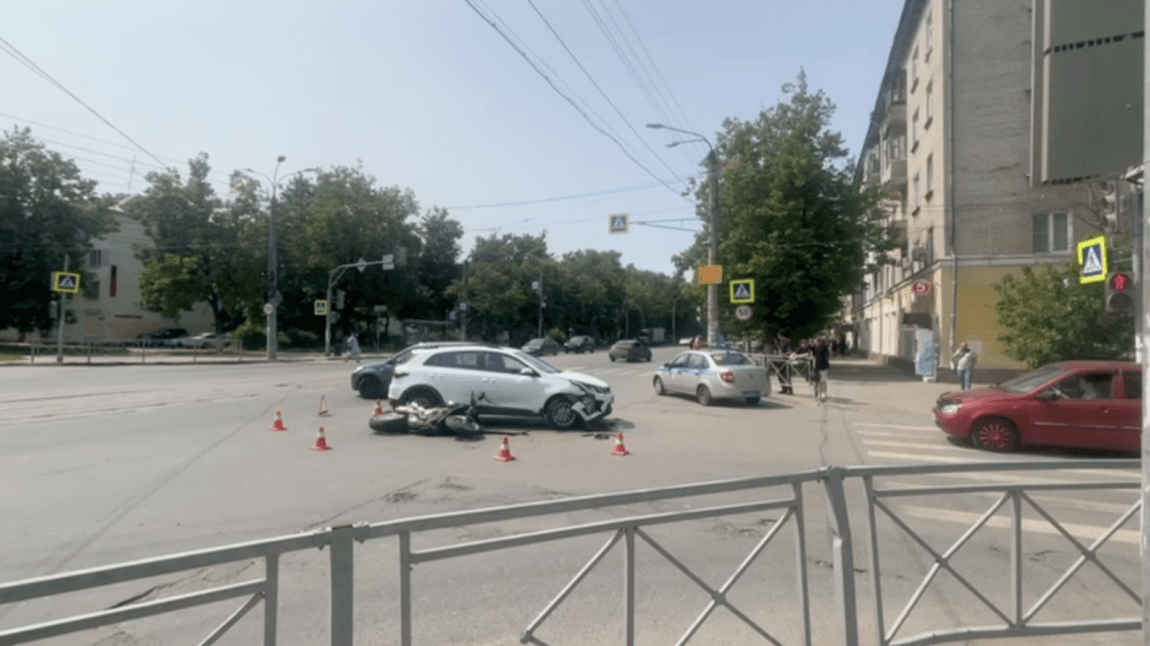 Мотоциклист попал в больницу после ДТП в Нижнем Новгороде