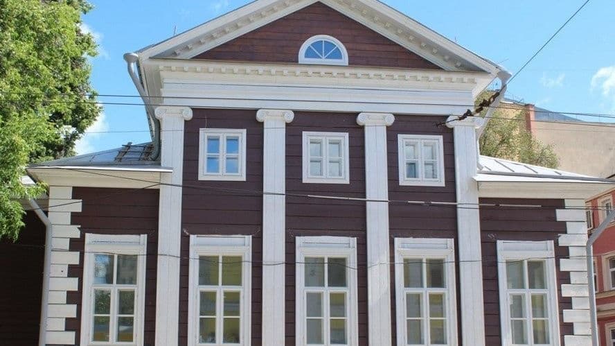Мозаику на бассейне «Заря» начали реставрировать в Дзержинске