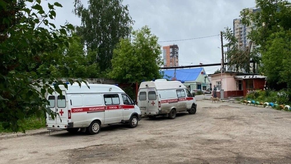 Трое рабочих упали с высоты на производстве в Выксе