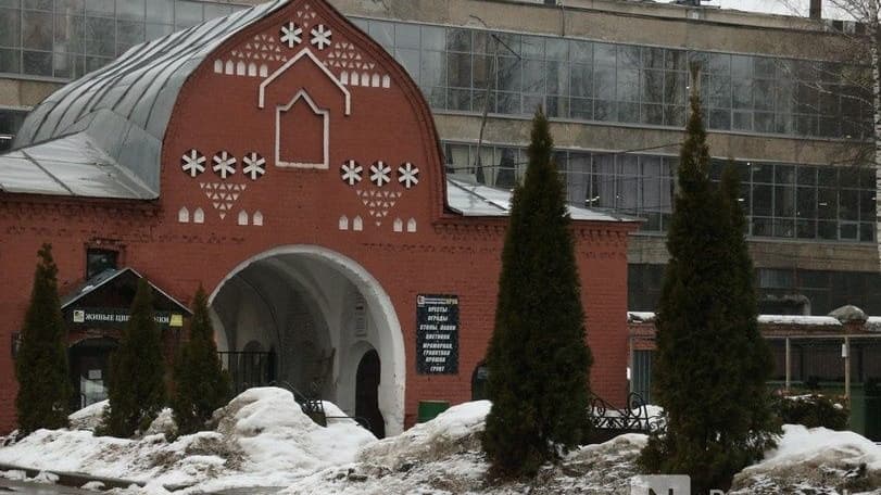 Стену Бугровского кладбища отреставрируют за 15,7 млн рублей