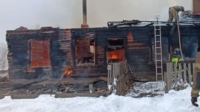 Тело пенсионера нашли в сгоревшем доме в Нижегородской области