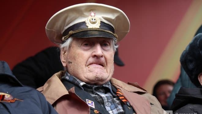 Сотрудники «ТНС энерго НН» поздравили ветеранов компании с 80-летием Победы
