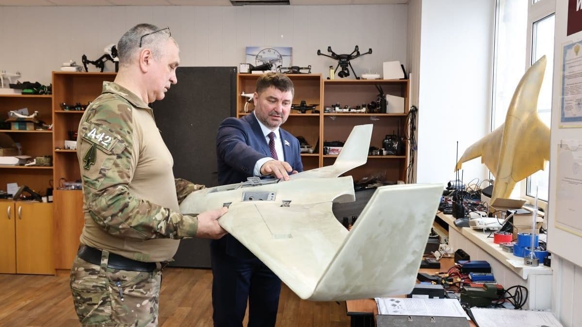 Депутат Атмахов посетил нижегородский центр подготовки операторов БПЛА