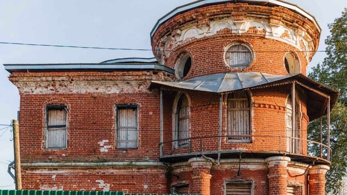 Необычный «Охотничий домик» под Выксой выставлен на продажу