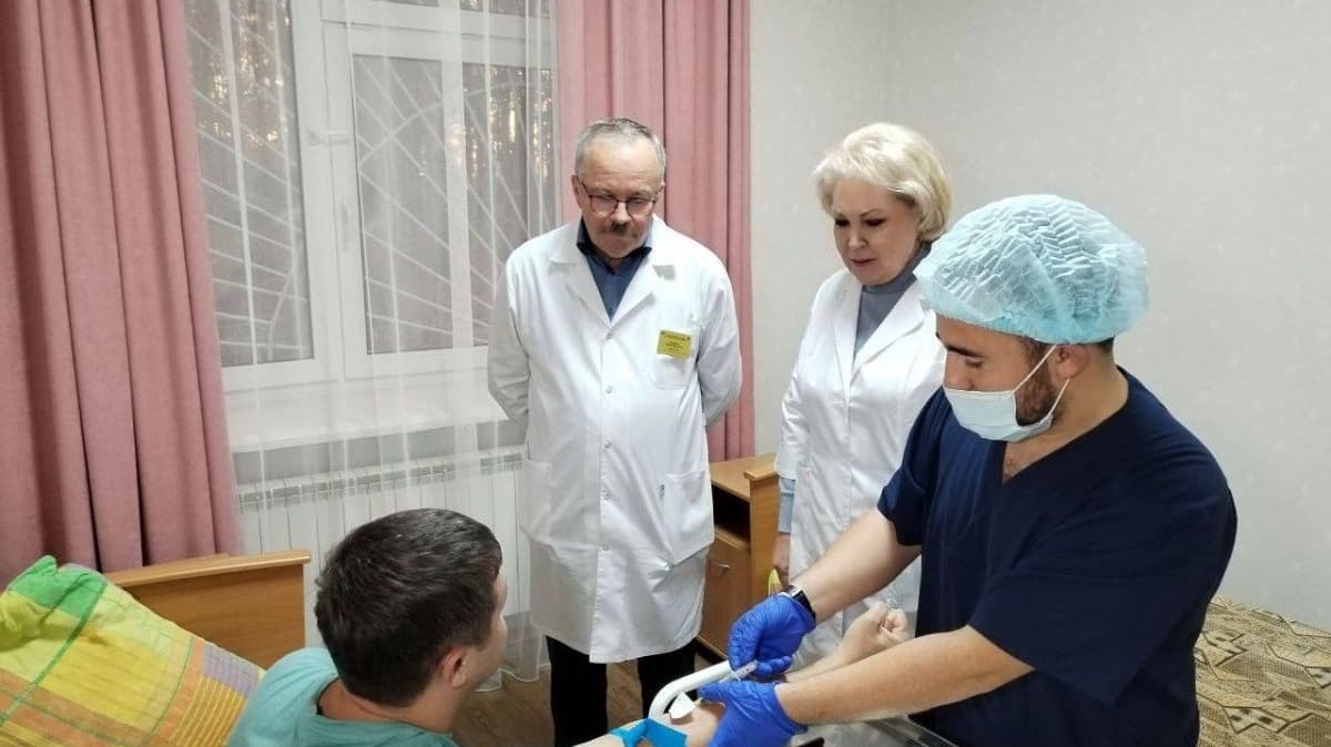 Глава нижегородского Минздрава встретилась с пострадавшими при падении вертолета