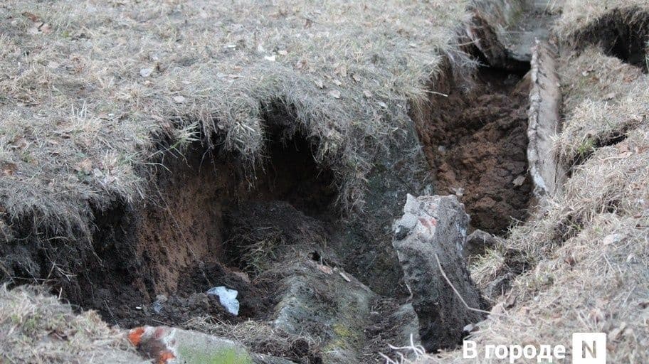 Провал в Александровском саду устранят в ближайшее время