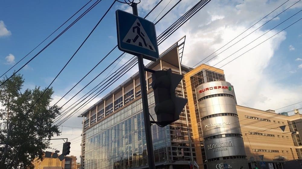 Почти все магазины закрылись в нижегородском торговом центре «Этажи»