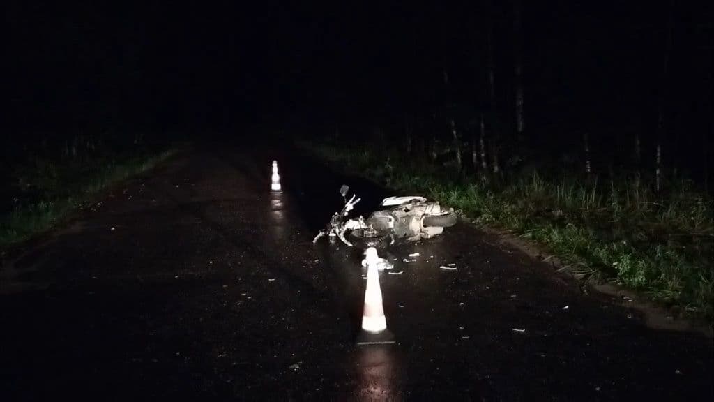 Две девушки разбились на скутере в Нижегородской области