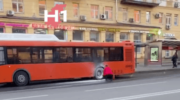 Автобус с пассажирами задымился на ходу в центре Нижнего Новгорода
