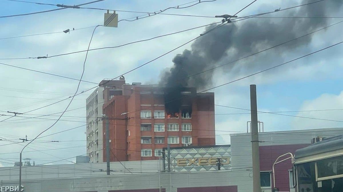 12-этажный дом загорелся на улице Надежды Сусловой в Нижнем Новгороде