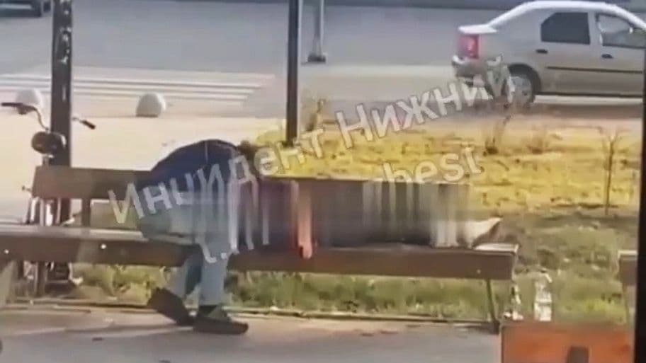 Пара публично занялась сексом на лавочке в Навашине
