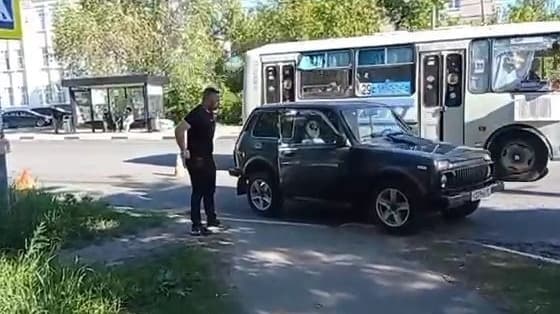 Внедорожник сбил женщину в Дзержинске