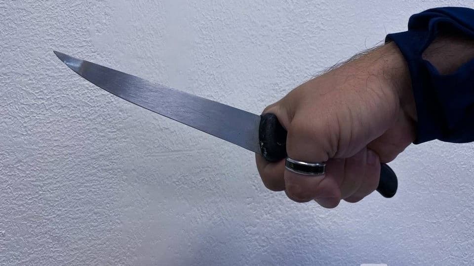 Пьяный мужчина угрожал прохожим ножом в Нижегородской области