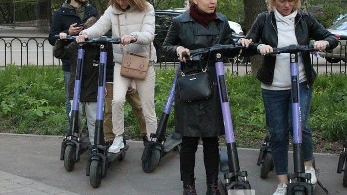Стоянки электросамокатов появились у стройплощадок нижегородского метро