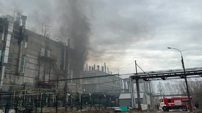 Два человека пострадали при пожаре на химзаводе в Дзержинске