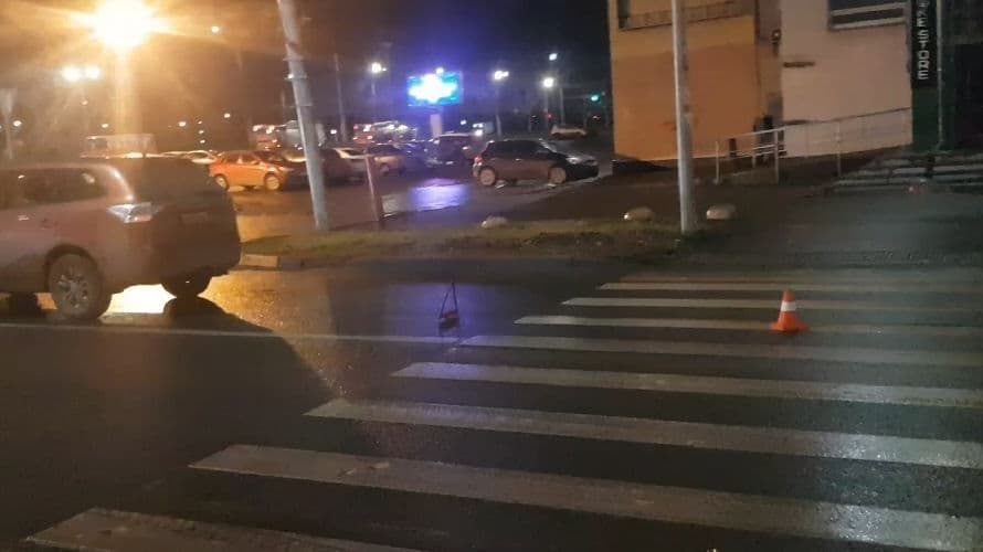 Иномарка сбила пешехода на "зебре" в Нижнем Новгороде