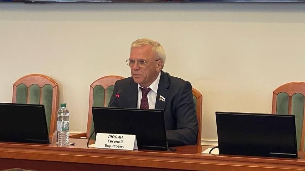 Евгений Люлин поделился с управленцами опытом работы депутатов