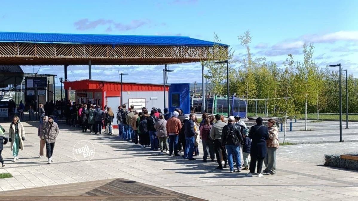 Большая очередь выстроилась перед нижегородской канаткой 3 мая
