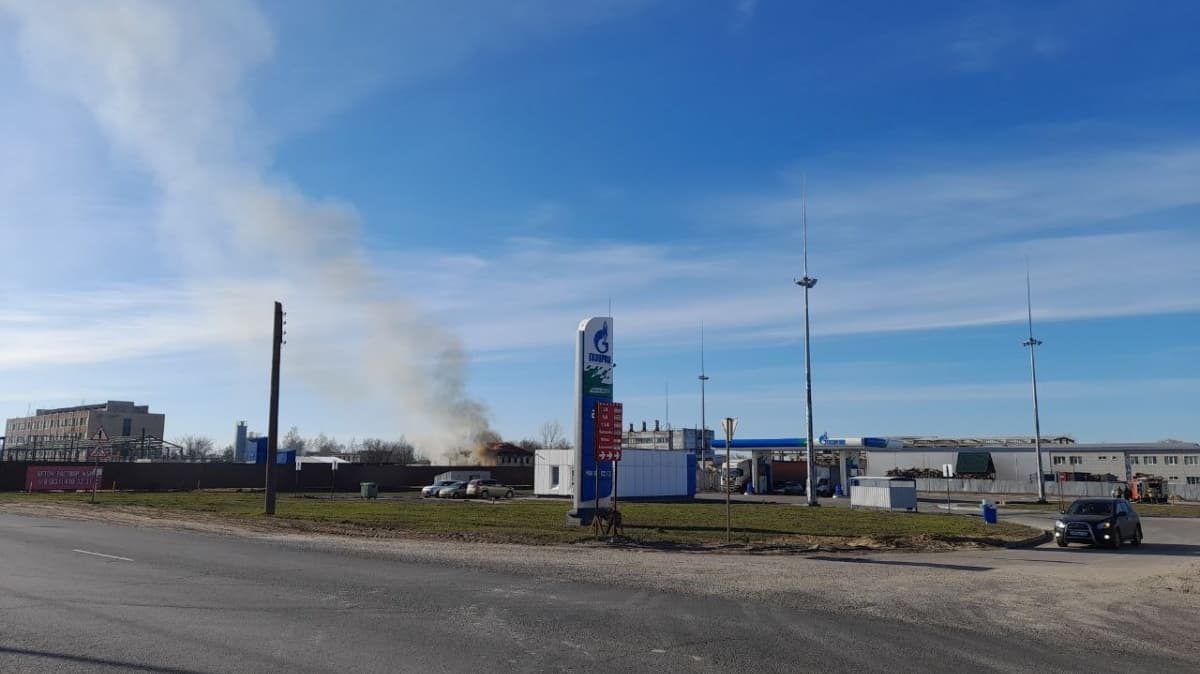 Крупный пожар вспыхнул в промзоне Дзержинска